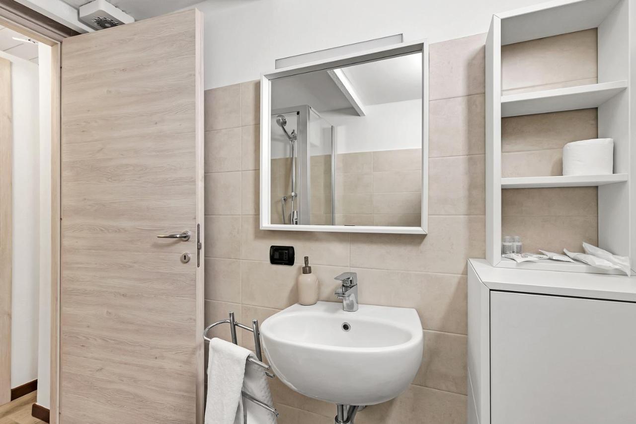 Loft Daiquiri Nel Centro Di Milano, Via Sottocorno, Porta Vittoria Lägenhet Exteriör bild
