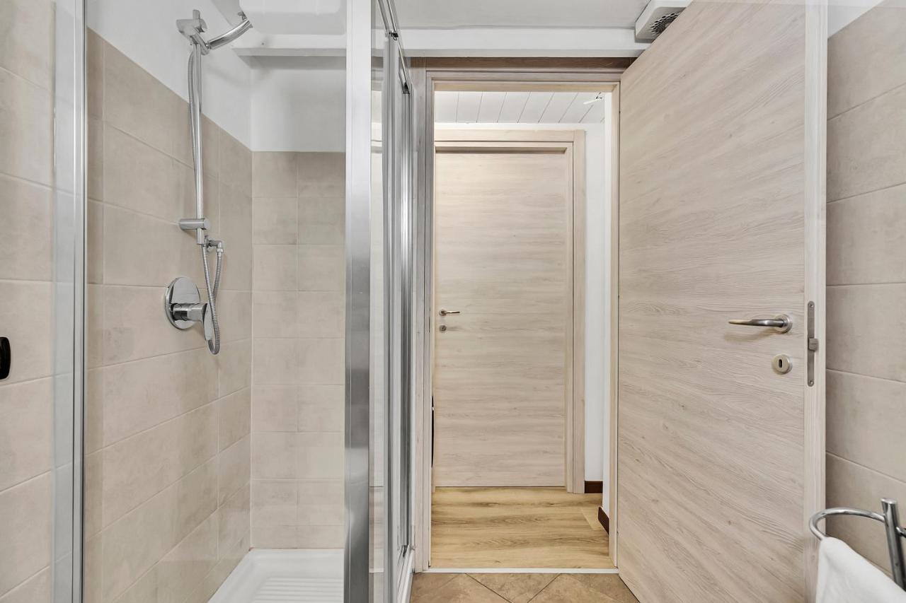 Loft Daiquiri Nel Centro Di Milano, Via Sottocorno, Porta Vittoria Lägenhet Exteriör bild